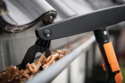 FISKARS QuikFit Dachrinnenreiniger