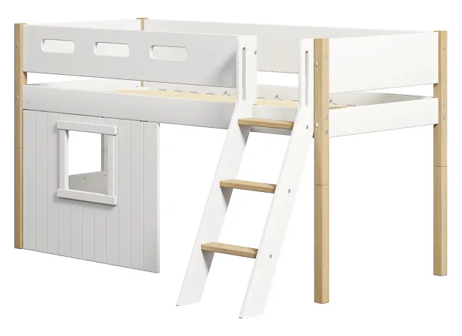 FLEXA Nor halbhohes Bett mit Schrägleiter und Baumhaus Panelen weiß