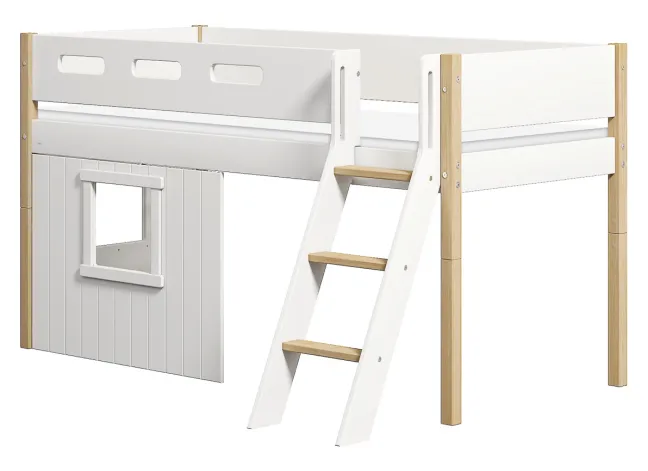 FLEXA Nor halbhohes Bett mit Schrägleiter und Baumhaus Panelen weiß