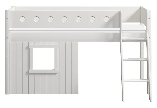 FLEXA White halbhohes Bett mit Schrägleiter und Baumhaus Panelen weiß