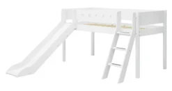 FLEXA White halbhohes Bett mit Schrägleiter und Rutsche weiß