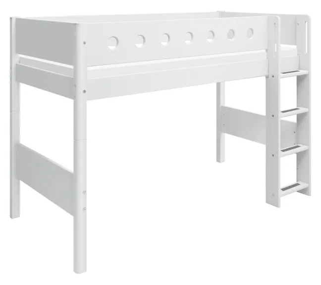 FLEXA White Mittelhohes Bett mit senkrechter Leiter weiß