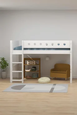 FLEXA White Mittelhohes Bett mit senkrechter Leiter weiß