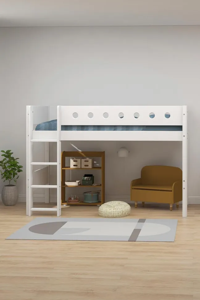FLEXA White Mittelhohes Bett mit senkrechter Leiter weiß