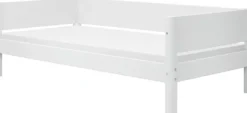 FLEXA White Mittelhohes Bett mit senkrechter Leiter weiß