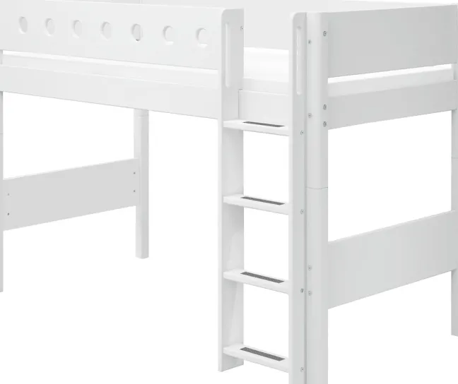 FLEXA White Mittelhohes Bett mit senkrechter Leiter weiß