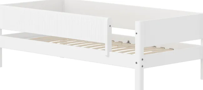 FLEXA White Tagesbett mit Rillen Absturzsicherung weiß