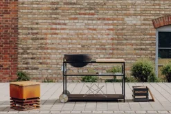 Höfats FIRE KITCHEN Outdoorküche mit BOWL 57 Plancha-Grillset tief