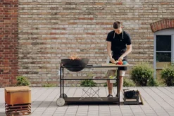 Höfats FIRE KITCHEN Outdoorküche mit BOWL 57 Plancha-Grillset tief