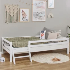 Hoppekids ECO Dream Bett 90x200cm mit 3/4 Absturzsicherung und Leiter weiß