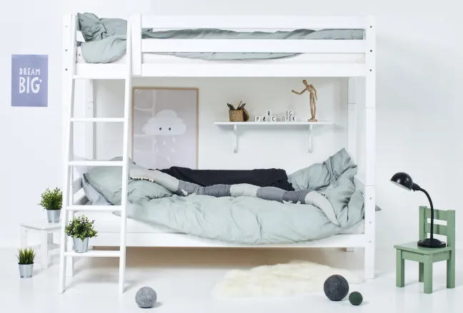 Hoppekids ECO Luxury Etagenbett hoch 90x200cm mit Rollrost und Schrägleiter weiß