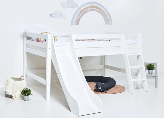 Hoppekids ECO Luxury Halbhochbett 120x200cm mit Rollrost, Rutsche und Schrägleiter weiß