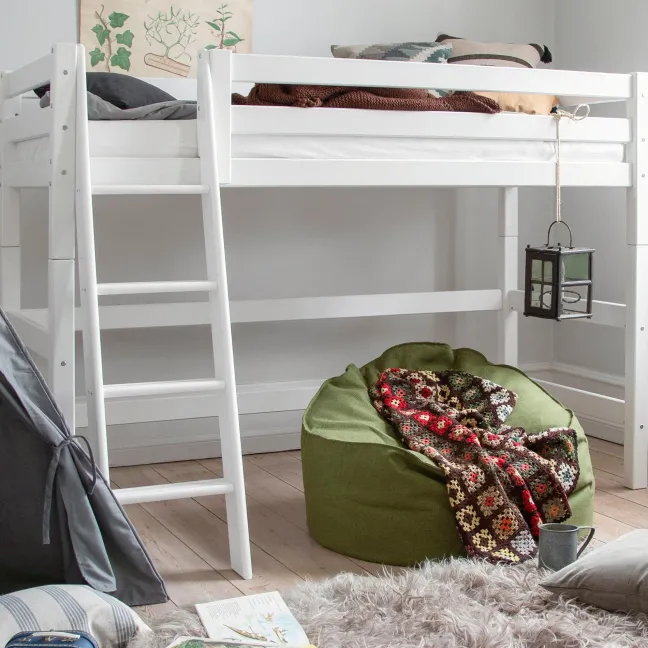Hoppekids ECO Luxury Mittelhochbett 90x200cm mit Rollrost und Schrägleiter weiß