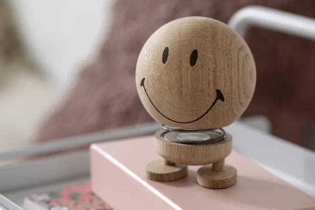 Hoptimist® Wackelfigur Smiley M Eiche braun