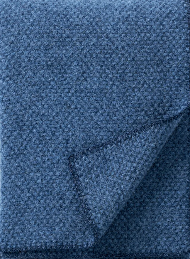 Klippan Lammwolldecke Domino 180x130cm blau