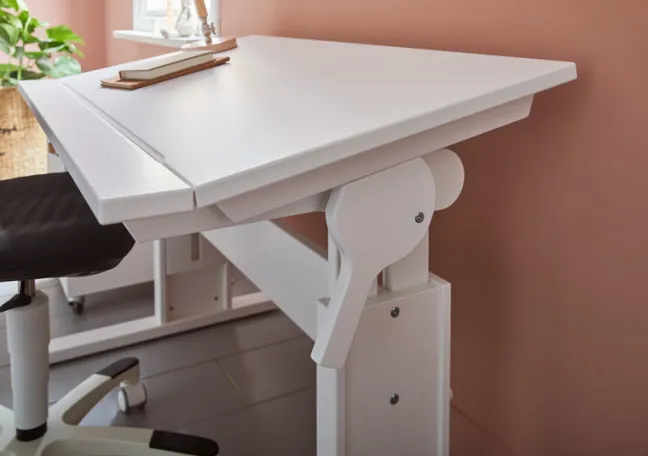 Lifetime Schreibtisch 120cm höhenverstellbar/schrägstellbar weiß lackiert