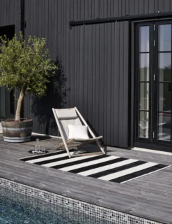 Pappelina Teppich Bob Black Vanilla 70 x 300 cm BOX730