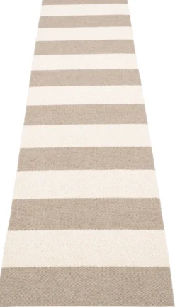 Pappelina Teppich Bob Mud Vanilla 70 x 300 cm BO6B730