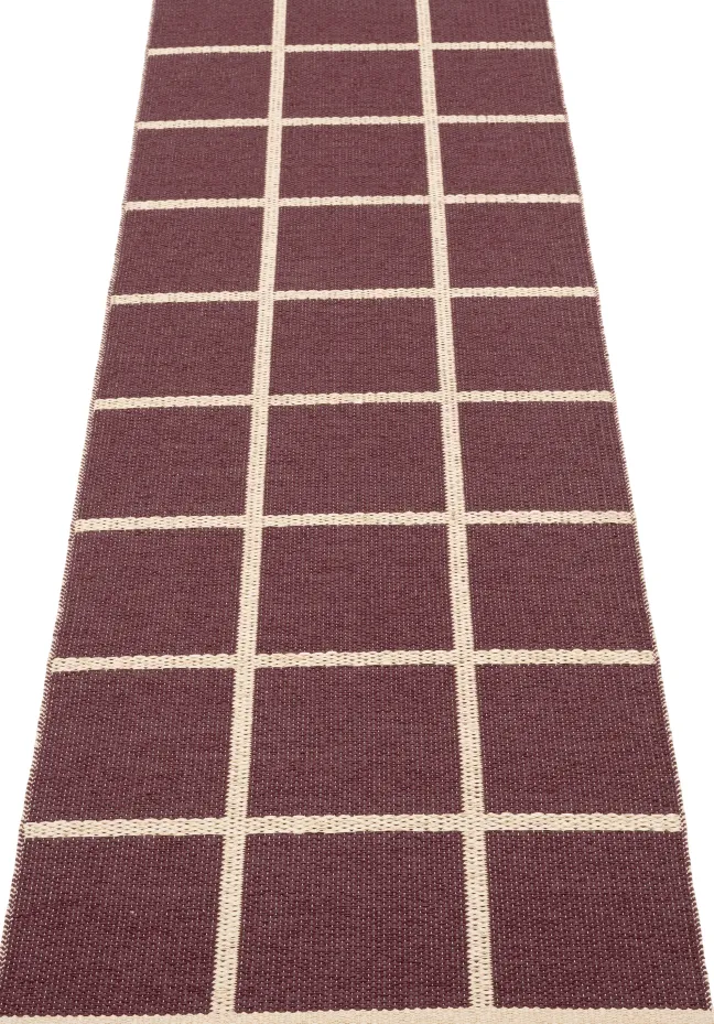 Pappelina Teppich CRISS Burgundy 70 x 225cm CR8G722