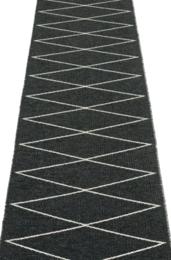 Pappelina Teppich Max Black Vanilla 70 x 240 cm MXX724