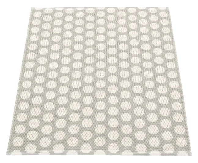 Pappelina Teppich Noa Warm Grey Vanilla Grey stripe 70 x 90cm NO9DD709