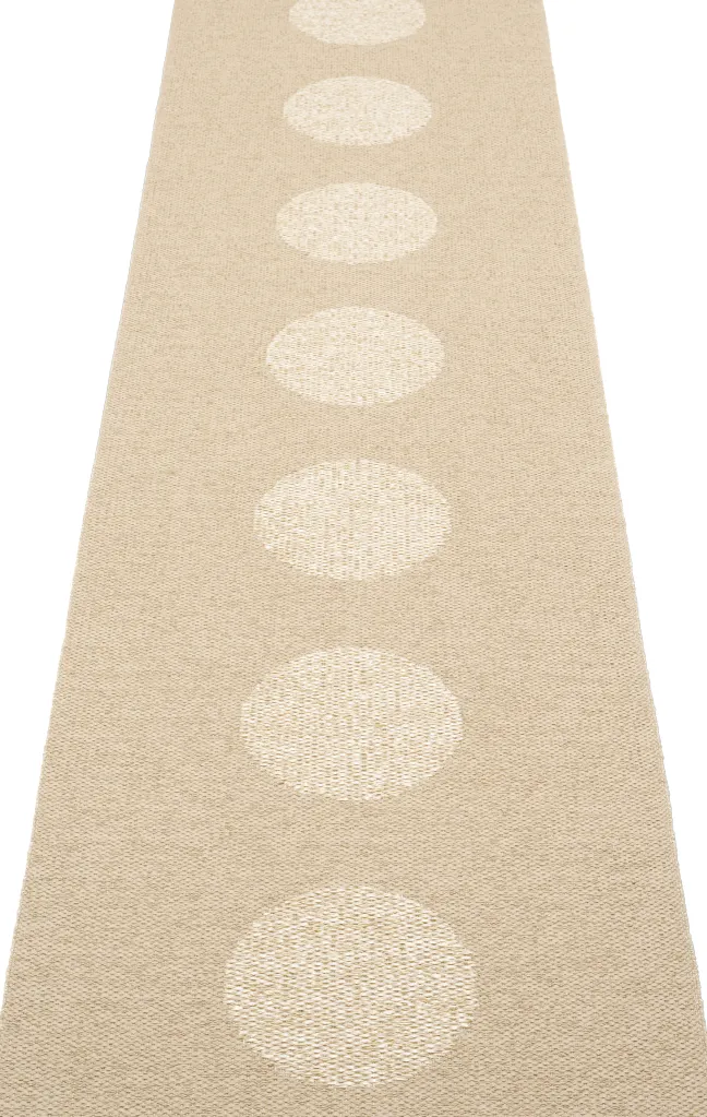 Pappelina Teppich VERA 2.0 Bio Edition Beige/Beige Metallic 70 x 280 cm V26E728