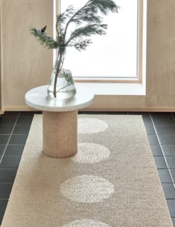 Pappelina Teppich VERA 2.0 Bio Edition Beige/Beige Metallic 70 x 280 cm V26E728