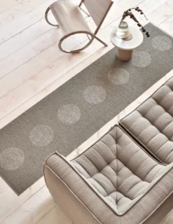 Pappelina Teppich VERA 2.0 Bio Edition Dark Linen/Linen Metallic 70 x 360 cm V29G736