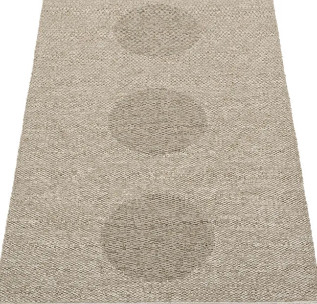 Pappelina Teppich VERA 2.0 Bio Edition Dark Linen/Linen Metallic 70 x 120 cm V29G712