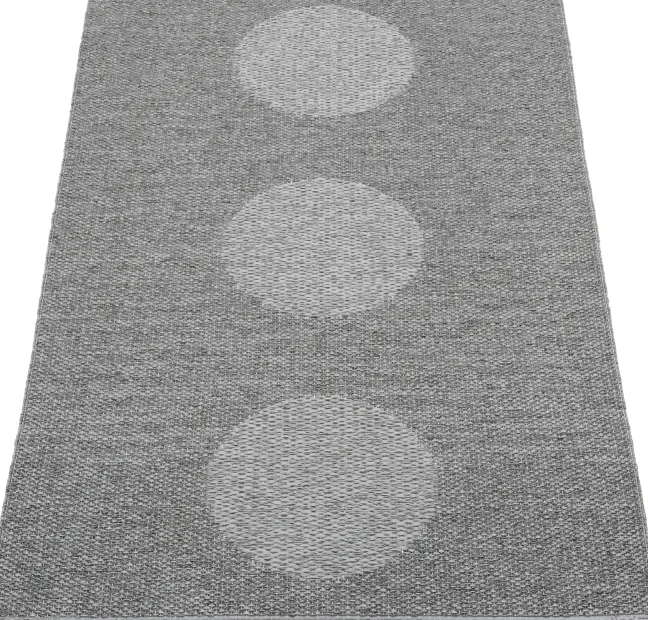 Pappelina Teppich VERA 2,0 Bio Edition Grey/Granit Metallic 70 x 120 cm V29712