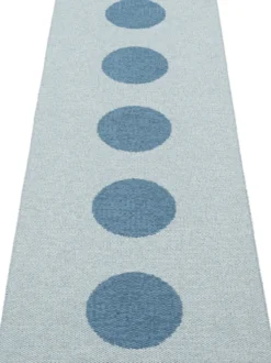Pappelina Teppich VERA POP River Blue 70 x 200 cm VP3R720