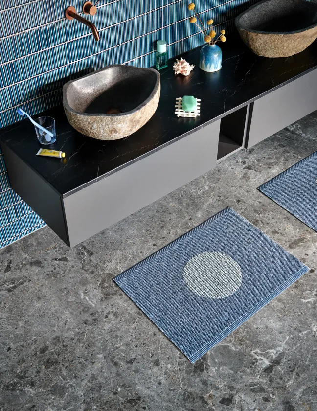 Pappelina Teppich VERA POP River Blue 70 x 200 cm VP3R720