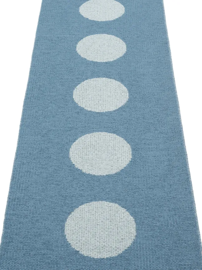 Pappelina Teppich VERA POP River Blue 70 x 200 cm VP3R720