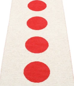 Pappelina Teppich Vera Red 70 x 150 cm VE2715