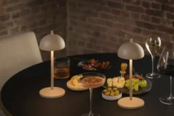 QOOZII - SAMOS - Kabellose LED Tischlampe - Sand