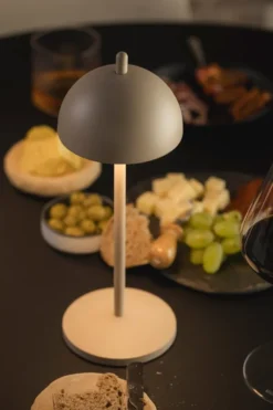 QOOZII - SAMOS - Kabellose LED Tischlampe - Sand