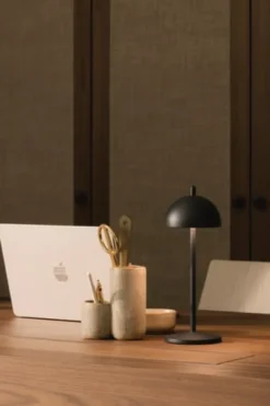 QOOZII - SAMOS - Kabellose LED Tischlampe - Schwarz