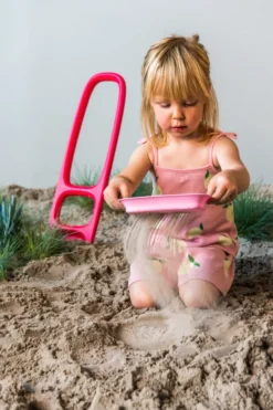 Quut Scoppi Sandspielzeug Schaufel Cherry