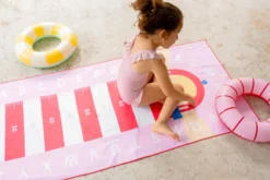 Quut Spieltuch L (180 x 100cm) Lighthouse Cherry