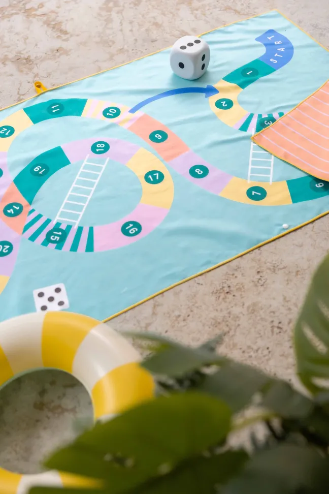 Quut Spieltuch L (180 x 100cm) Snakes & Ladders