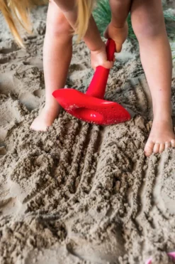Quut Triplet multifunktionales Sandspielzeug Cherry