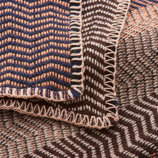Roros Tweed FRI Lammwolldecke 150 x 200cm By the fire 3452