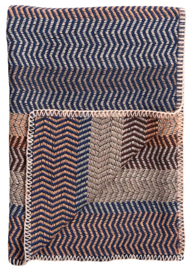 Roros Tweed FRI Lammwolldecke 150 x 200cm By the fire 3452