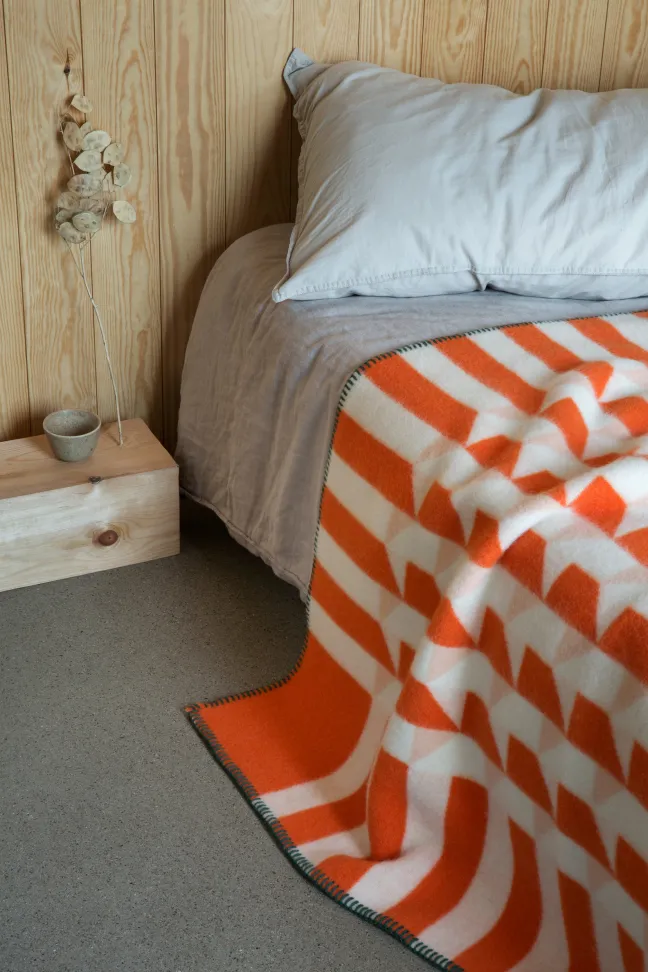 Roros Tweed KVAM Lammwolldecke 135 x 200cm orange 5212