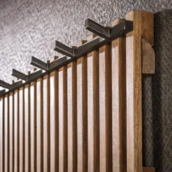 Rubjerg Design Garderobe Tweak 13 Haken breit Mangoholz massiv sandfarben
