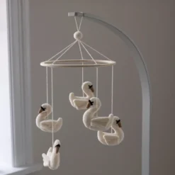 Sebra Babymobile Schwäne