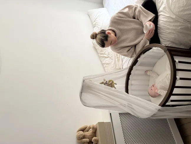 STOKKE® Sleepi™ Mini Bett V3 ohne Matratze Warm Brown 591304
