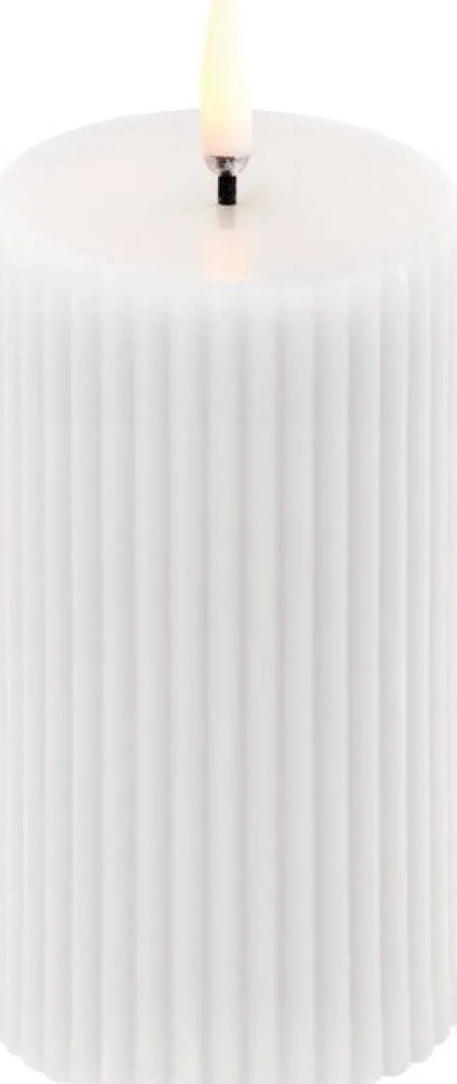 UYUNI LED Kerze Grooved 5,8x10 cm Nordic White