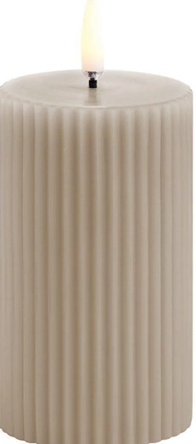 UYUNI LED Kerze Grooved 5,8x10 cm Sandstone