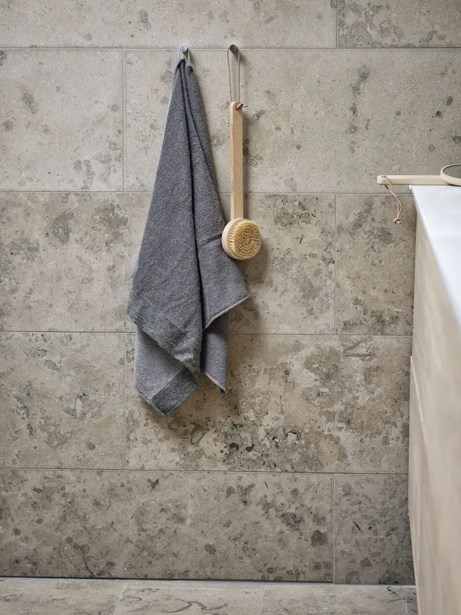 ZONE Denmark Badebürste Inu 33 x 8,6 x 3,9 cm Buchenholz